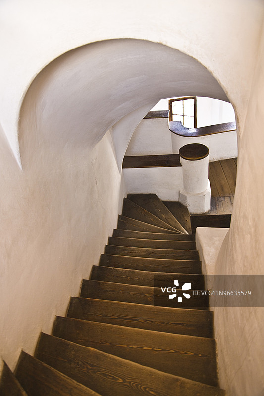 罗马尼亚布兰城堡的13世纪楼梯，欧洲图片素材