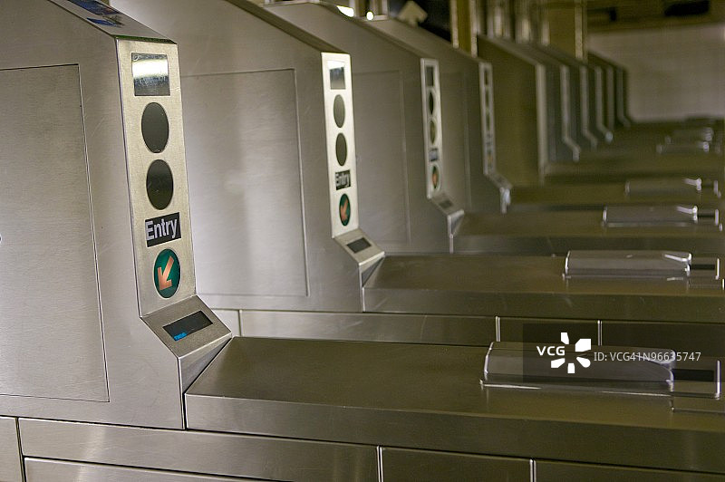 美国纽约地铁旋转栅门图片素材