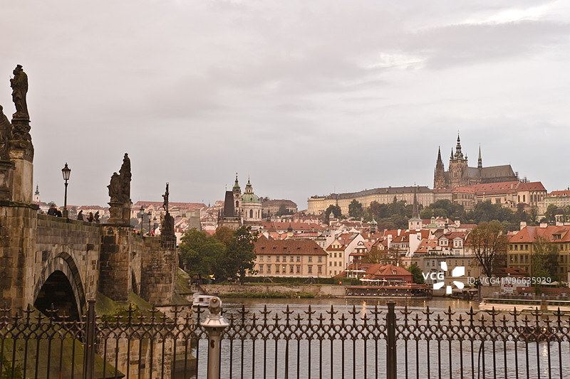 捷克共和国布拉格的查理大桥，欧洲图片素材