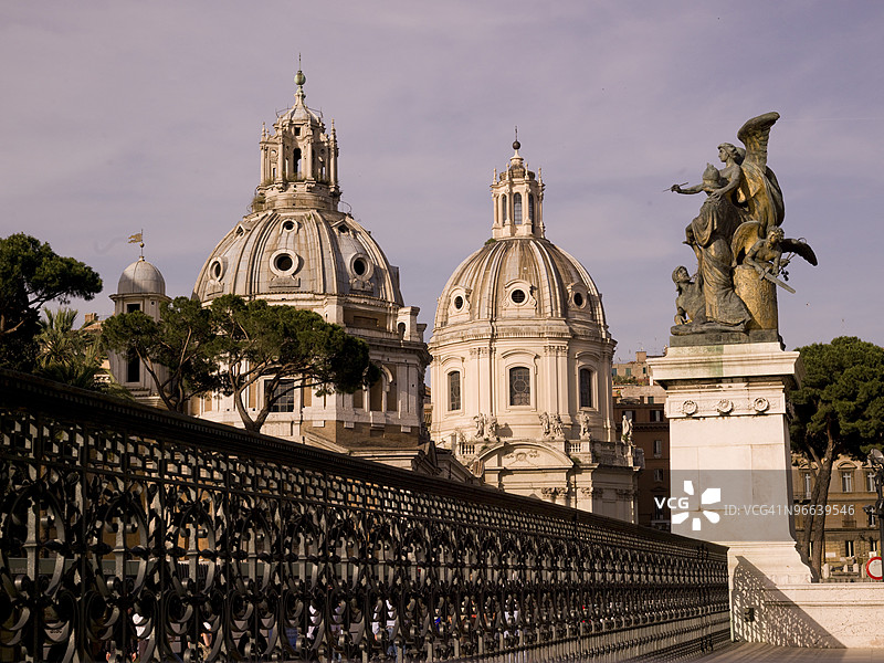 维克多·埃曼纽尔二世国家纪念碑，圣玛丽亚·迪·洛雷托，罗马，意大利图片素材