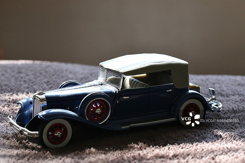 微型经典玩具车特写图片素材