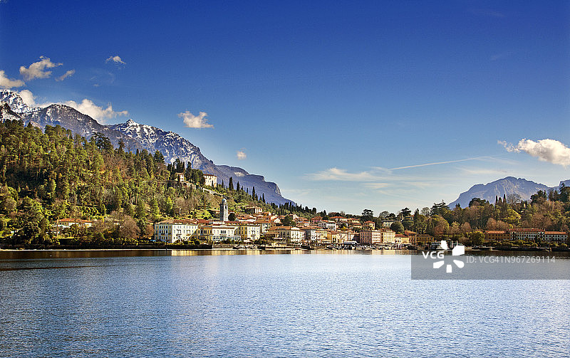 科莫湖贝拉焦山坡村庄图片素材