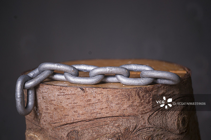 欧洲，希腊，2018年：镀锌钢锚链景观图片素材