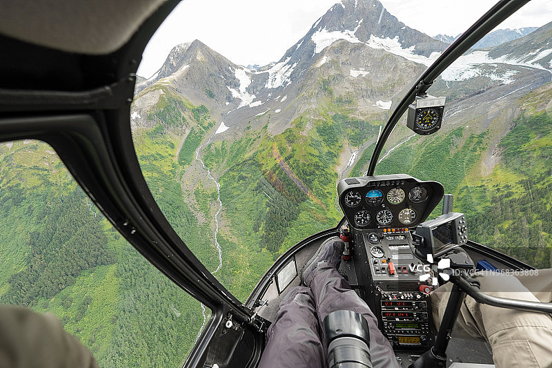 乘坐直升机前往美国阿拉斯加冰川雪山图片素材
