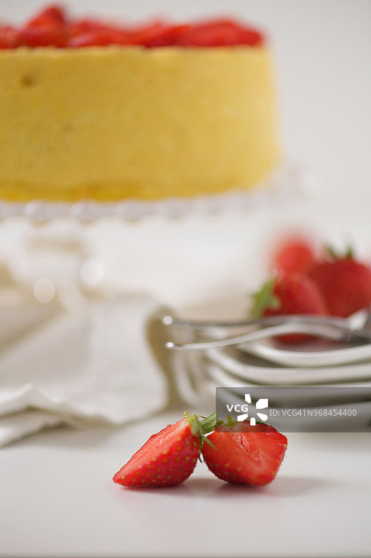 草莓夏洛特蛋糕图片素材