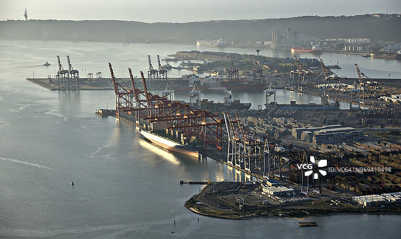 南非德班市海港集装箱码头全景航拍图片素材