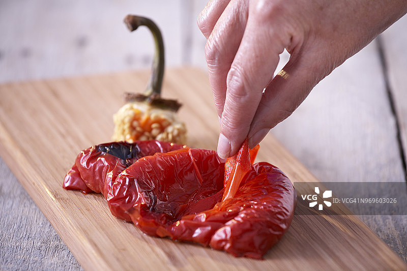 去除红辣椒的皮图片素材