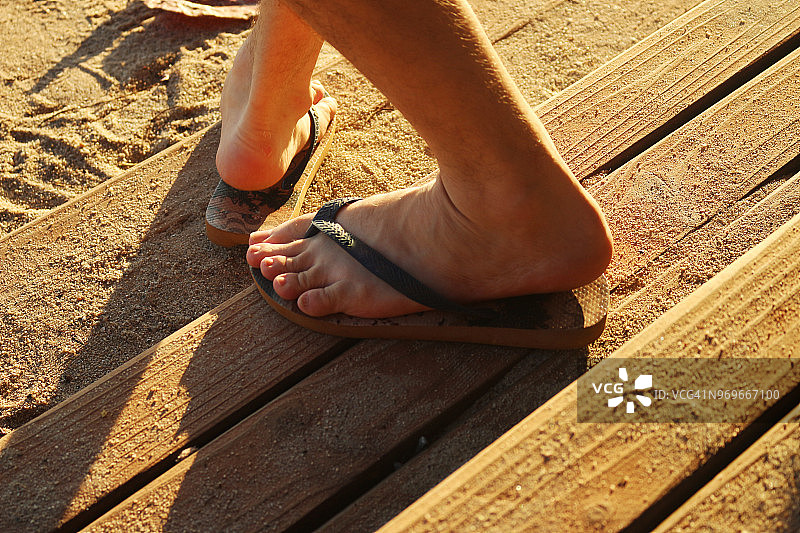 走下台阶到沙滩图片素材