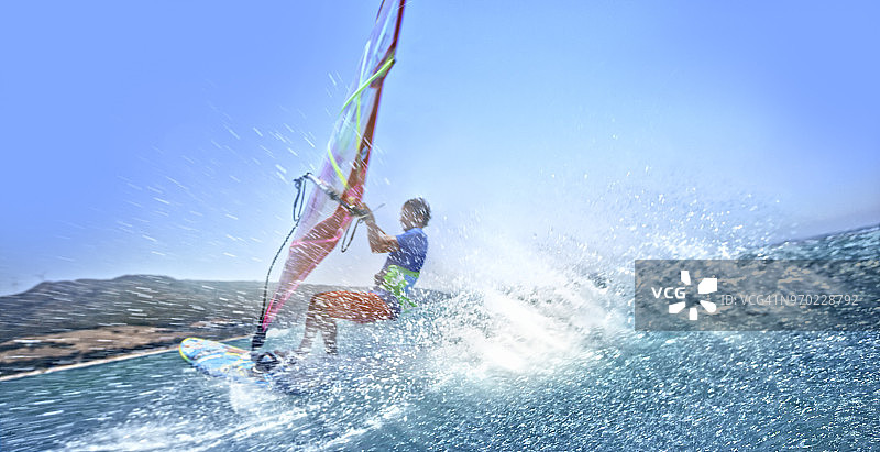 海上帆板运动图片素材