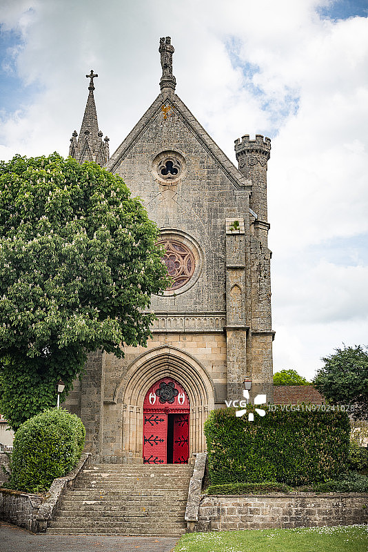 法国新阿基坦大区克勒兹省布尔加内夫的圣母教堂图片素材