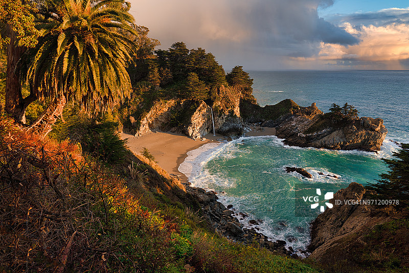 茱莉亚·菲佛·伯恩斯州立公园的暴风光图片素材