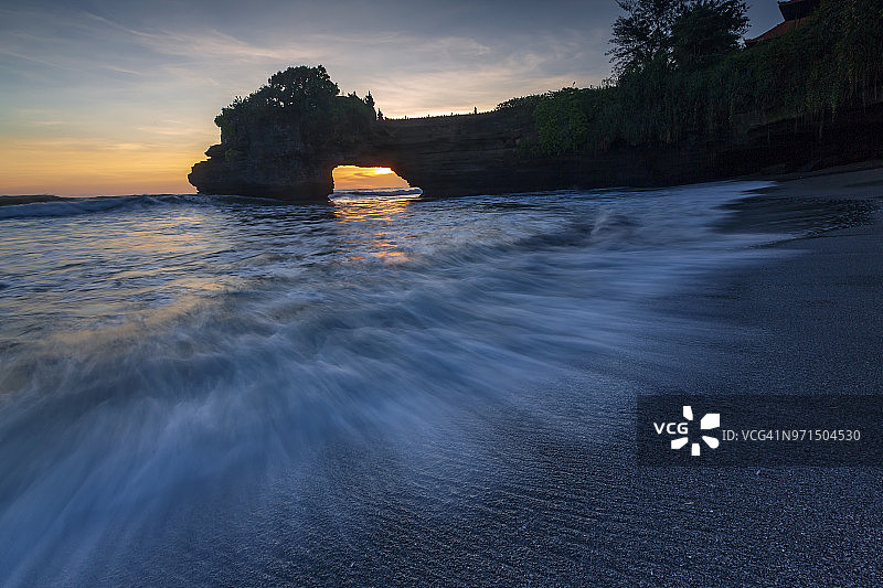 印度尼西亚巴厘岛海神庙日落图片素材