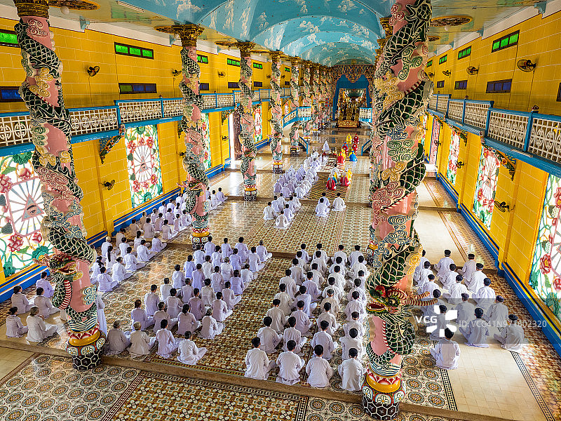 高台教圣座寺的早祷信徒图片素材