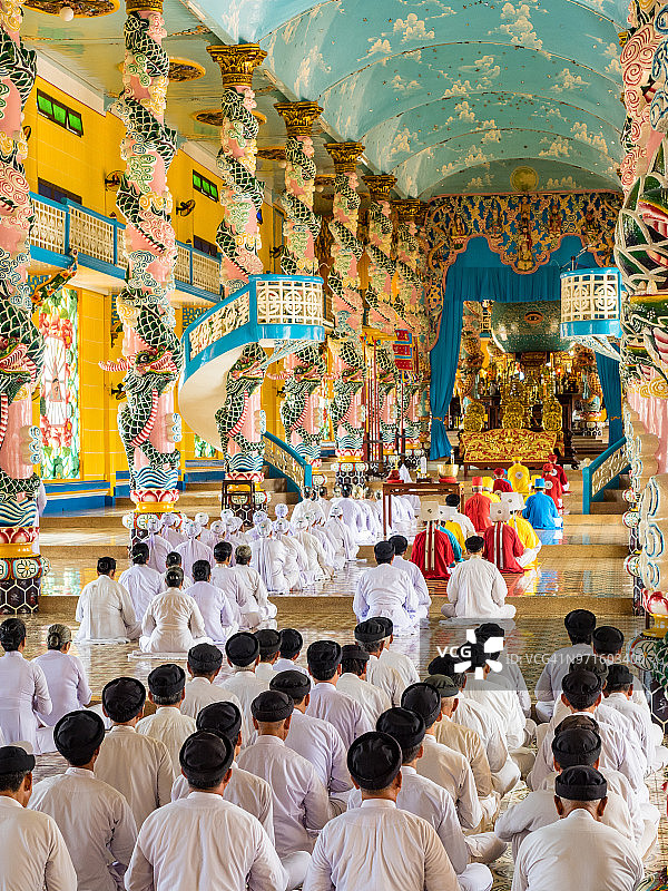 高台教圣座寺的早祷信徒图片素材