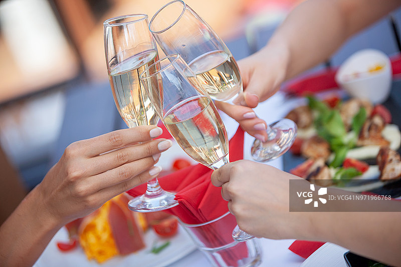 午餐与白葡萄酒图片素材