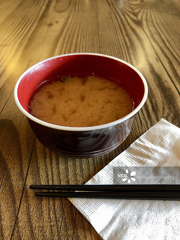 味噌汤与筷子图片素材