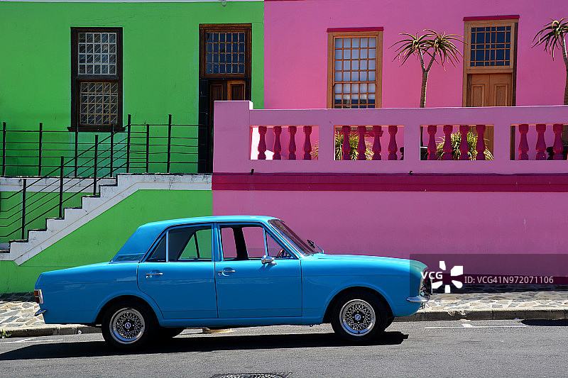 开普敦的蓝色汽车图片素材