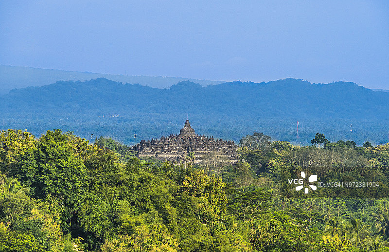 标志性的婆罗浮屠佛寺，位于印度尼西亚中爪哇省图片素材