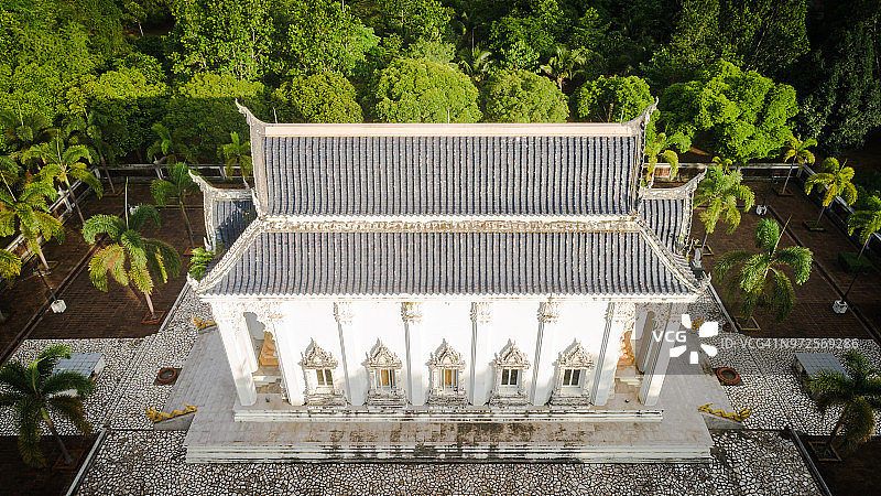 航拍视角下的泰国佛寺图片素材
