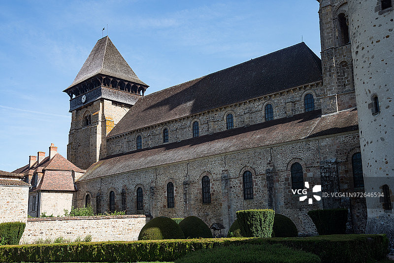 法国克勒兹尚邦叙武埃兹圣瓦莱里修道院图片素材
