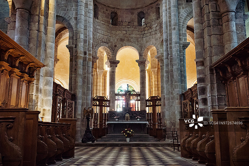 尚邦圣瓦莱里修道院合唱团，法国克勒兹圣瓦莱里教堂图片素材