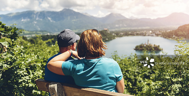 夏季的斯洛文尼亚布莱德湖鸟瞰图片素材