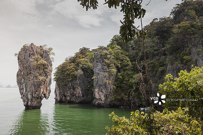 泰国攀牙湾的詹姆斯·邦德岛图片素材