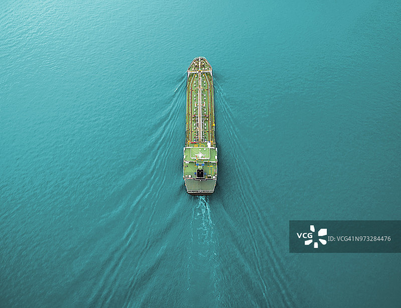 海上油轮鸟瞰图图片素材