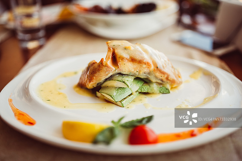 骨髓三文鱼片图片素材