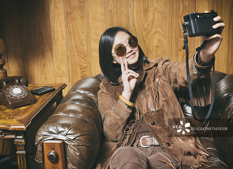 20世纪70年代的复古女孩图片素材