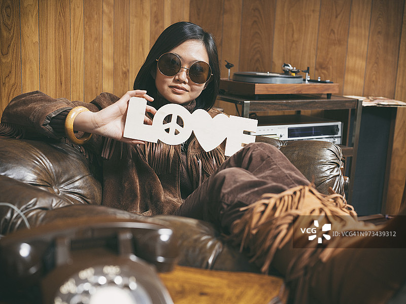 20世纪70年代的复古女孩图片素材