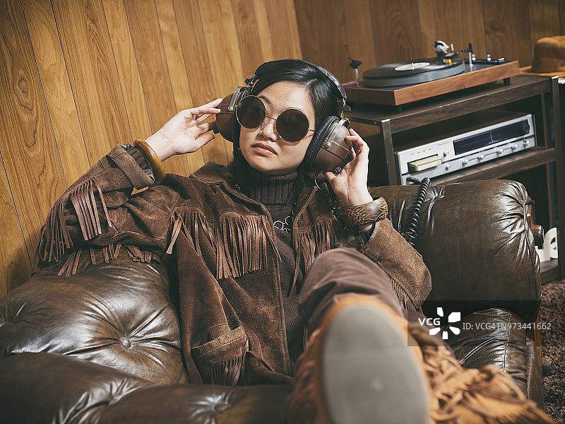 20世纪70年代的复古女孩图片素材