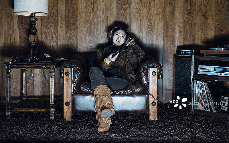 20世纪70年代的复古女孩图片素材