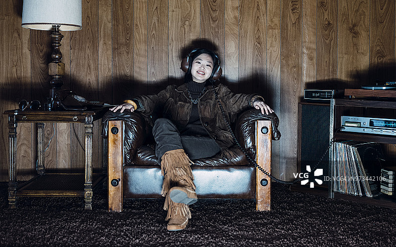 20世纪70年代的复古女孩图片素材