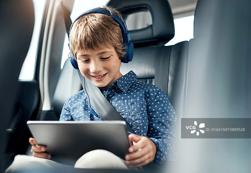 满载乐趣的公路旅行应用图片素材