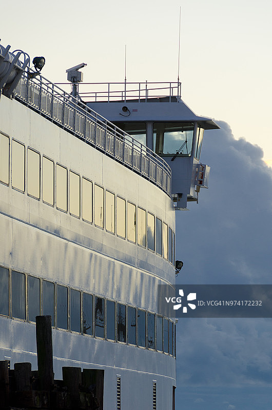 前往玛莎葡萄园岛的蒸汽船渡轮图片素材