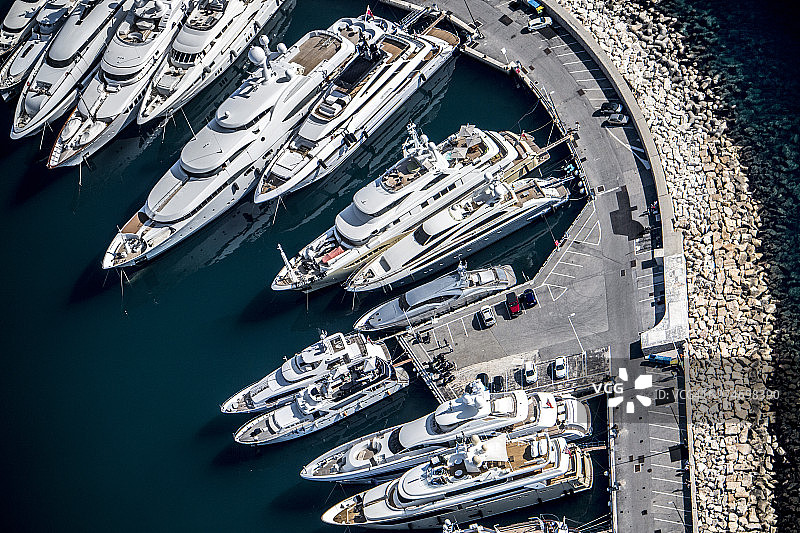 码头上的游艇图片素材