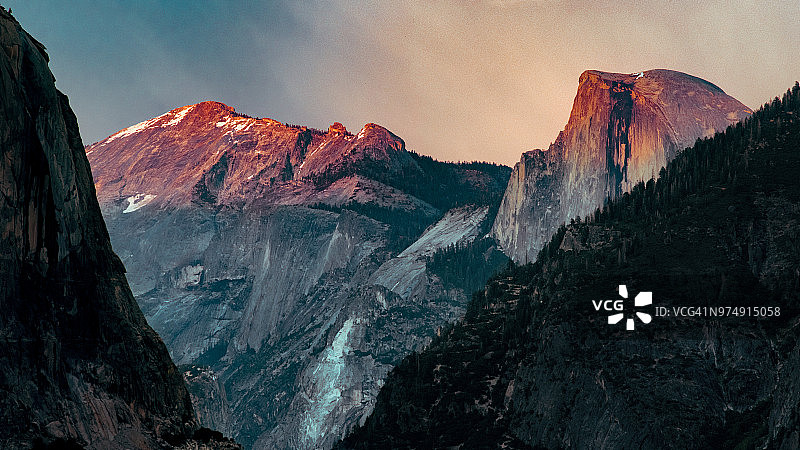 日落时分的优胜美地隧道景观图片素材