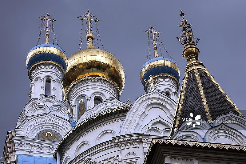 卡罗维发利圣彼得和圣保罗东正教教堂的圆顶，捷克波西米亚图片素材