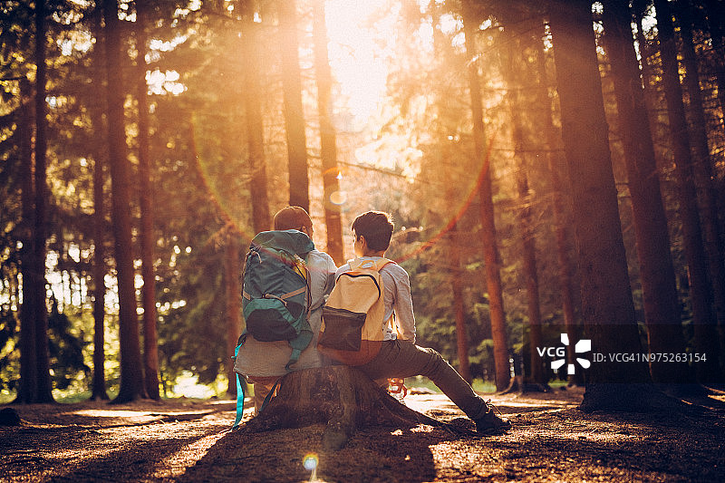 我认为我们应该去那里图片素材