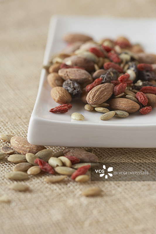 混合坚果与干浆果图片素材
