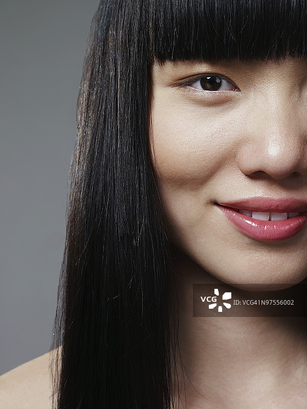 留着长直发的女人图片素材