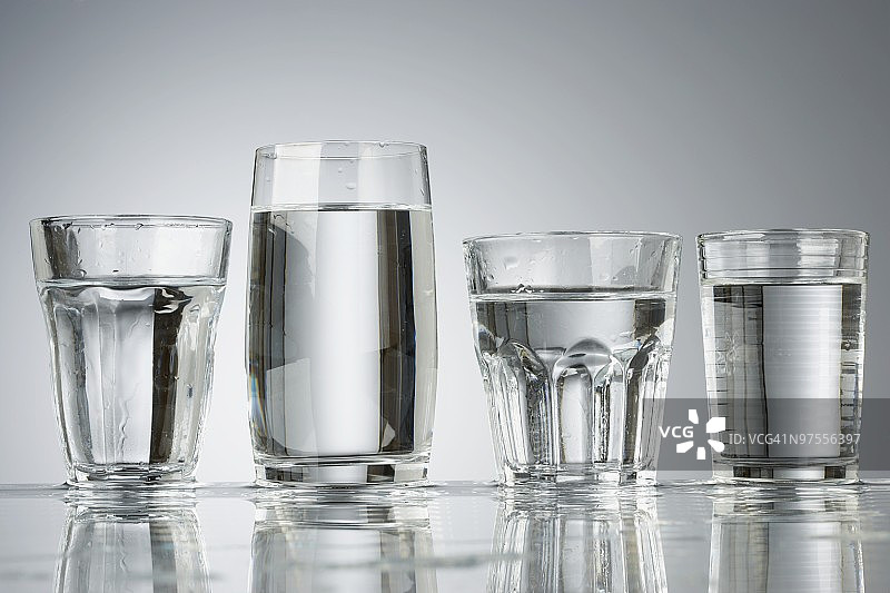 各种饮用玻璃杯图片素材
