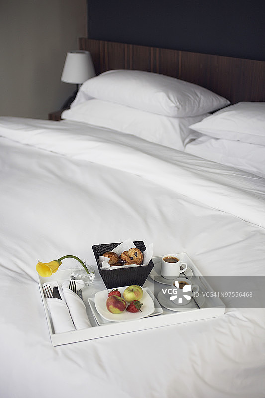 早餐在床上图片素材