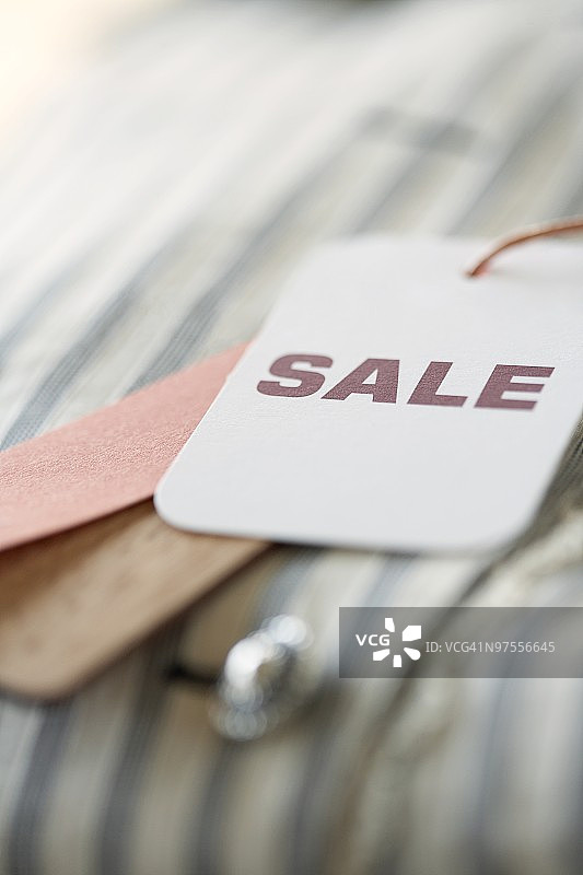 带促销标签的衬衫图片素材