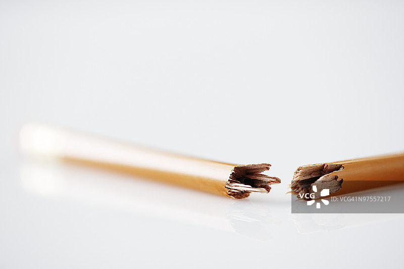 断铅笔图片素材