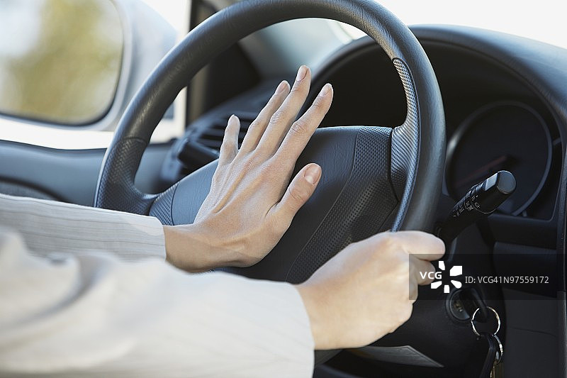 按汽车喇叭图片素材