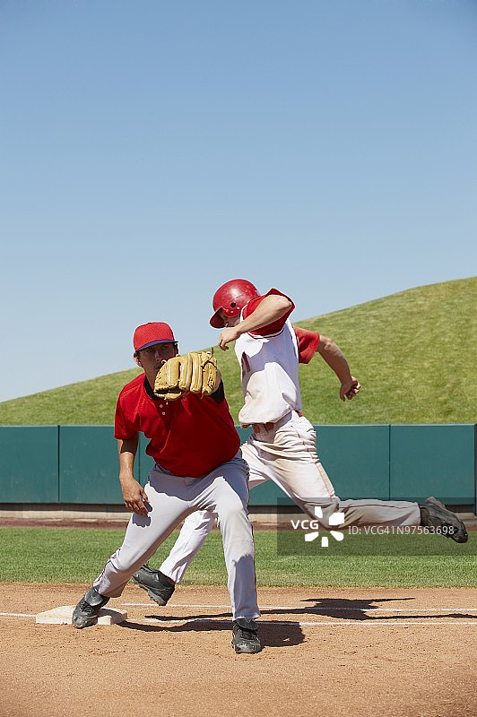 内场队员和跑垒员图片素材