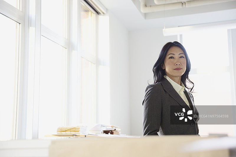 自信的女商人图片素材