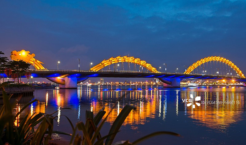 越南岘港龙桥图片素材